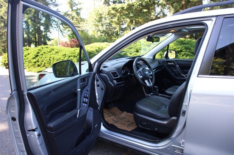 Used 2017 Subaru Forester 2.5i Touring AWD/4WD image 5