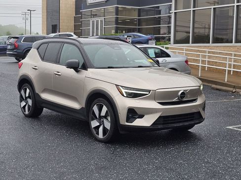 Used 2023 Volvo XC40 Recharge Ultimate AWD/4WD image 1