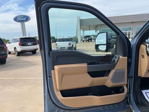 Used 2023 Ford F250 Lariat AWD/4WD image 11