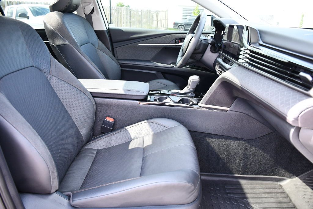 Used 2025 Toyota Camry XLE w/ Premium Plus Package FWD image 37