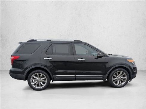 Used 2012 Ford Explorer XLT image 4