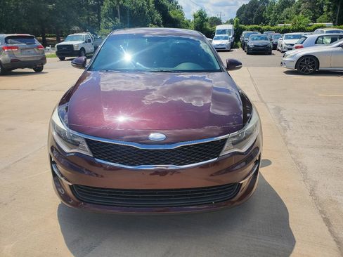 Used 2017 Kia Optima LX w/ Option Group 014 FWD image 2