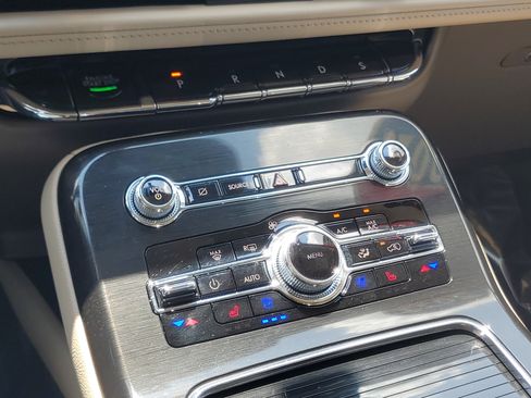 Certified 2023 Lincoln Nautilus Reserve AWD/4WD image 18