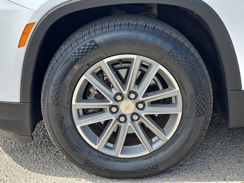 Used 2023 Chevrolet Traverse LT AWD/4WD image 9