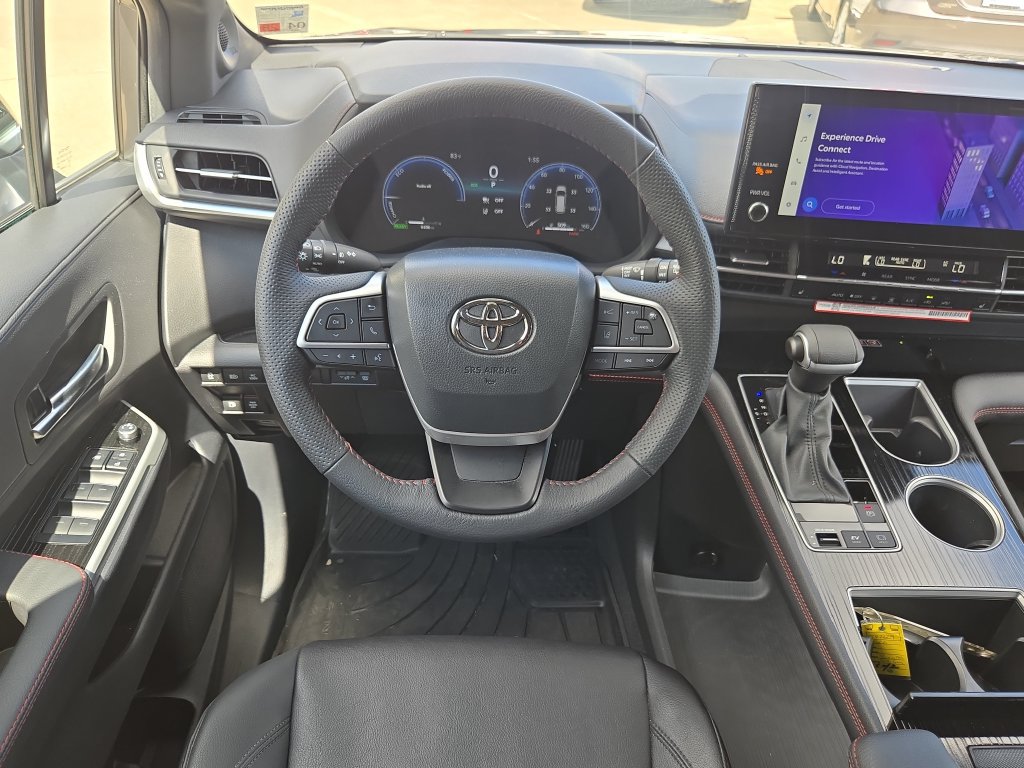 Used 2026 Toyota Sienna XSE FWD image 18