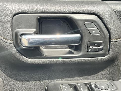Used 2020 GMC Sierra 2500 AT4 w/ AT4 Premium Package AWD/4WD image 17