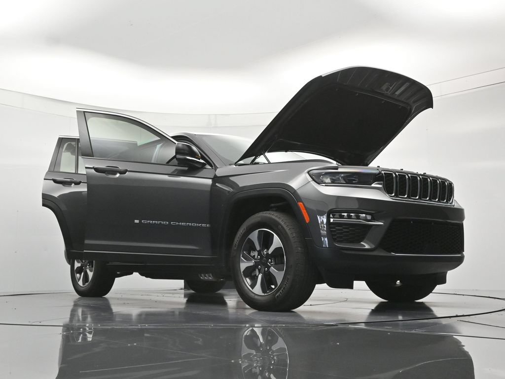Used 2024 Jeep Grand Cherokee Limited 4xe w/ Trailer Tow Package AWD/4WD image 52