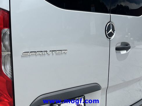 Used 2024 Mercedes-Benz Sprinter 2500 image 30