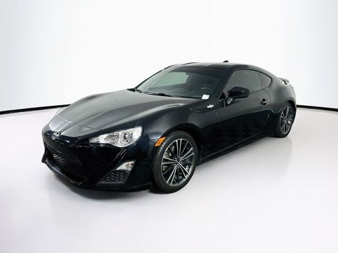 Used 2015 Scion FR-S RWD image 3