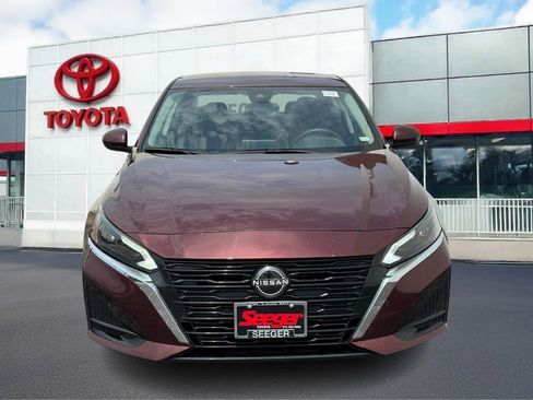 Used 2023 Nissan Altima 2.5 SV image 7