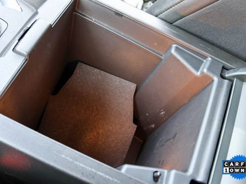 Used 2022 Chevrolet Traverse LT image 22