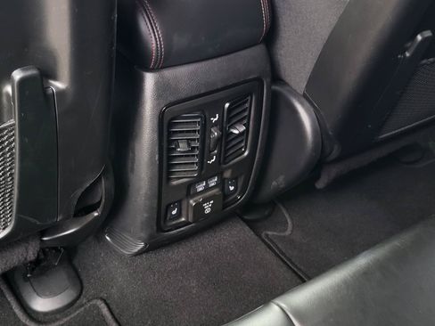 Used 2024 Dodge Durango GT RWD image 15