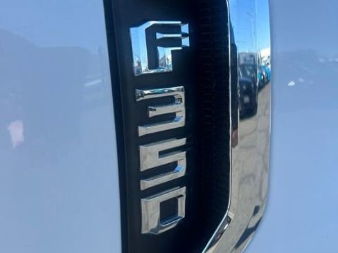 Used 2022 Ford F350 Platinum w/ Tremor Off-Road Package AWD/4WD image 6