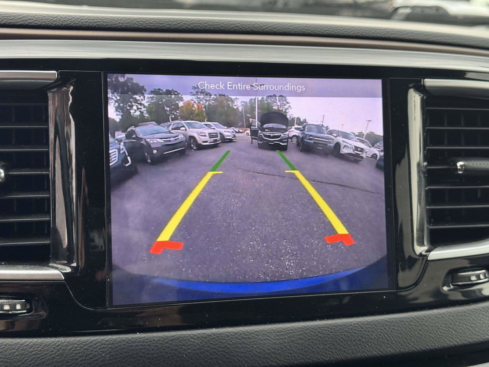 Used 2018 Chrysler Pacifica Touring-L Plus FWD image 25