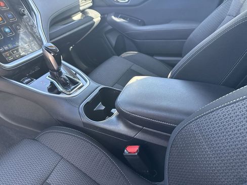 Used 2025 Subaru Outback Premium image 21