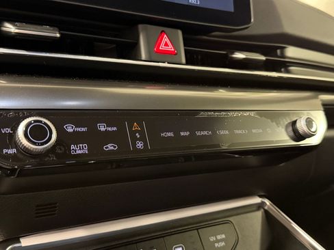 Used 2025 Kia Carnival SX FWD image 46