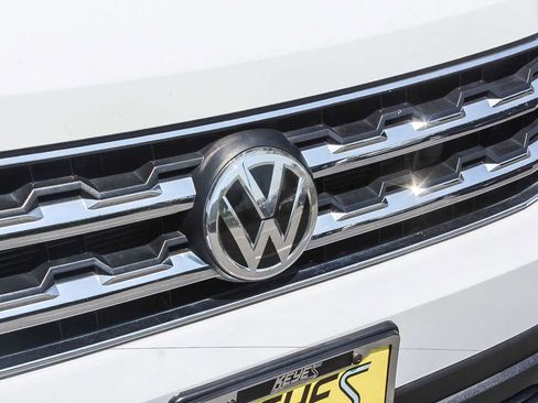 Used 2019 Volkswagen Atlas SE w/ Towing Package FWD image 16