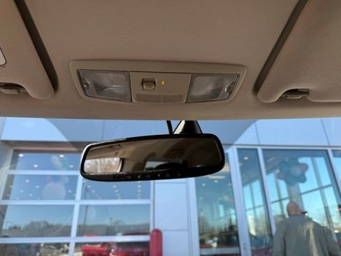 Used 2018 Mitsubishi Outlander 4WD Plug-In Hybrid image 20