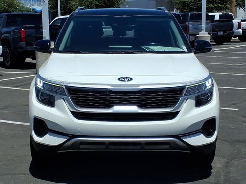 Used 2021 Kia Seltos S FWD image 2