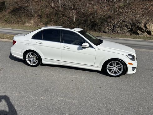 Used 2012 Mercedes-Benz C 300 4MATIC Sedan image 9