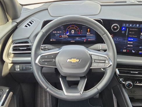 Used 2026 Chevrolet Traverse LT FWD image 20