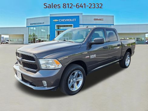 Used 2018 RAM 1500 Express w/ Express Value Package AWD/4WD image 3