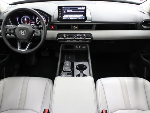 Used 2025 Honda Pilot Touring image 32