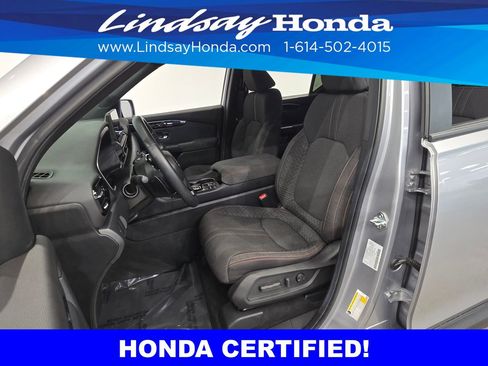 Certified 2025 Honda Pilot Sport image 13