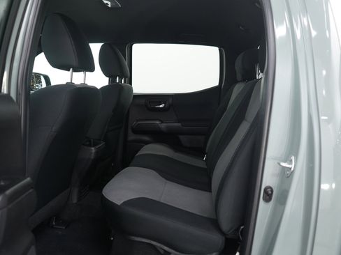 Used 2022 Toyota Tacoma TRD Sport image 16