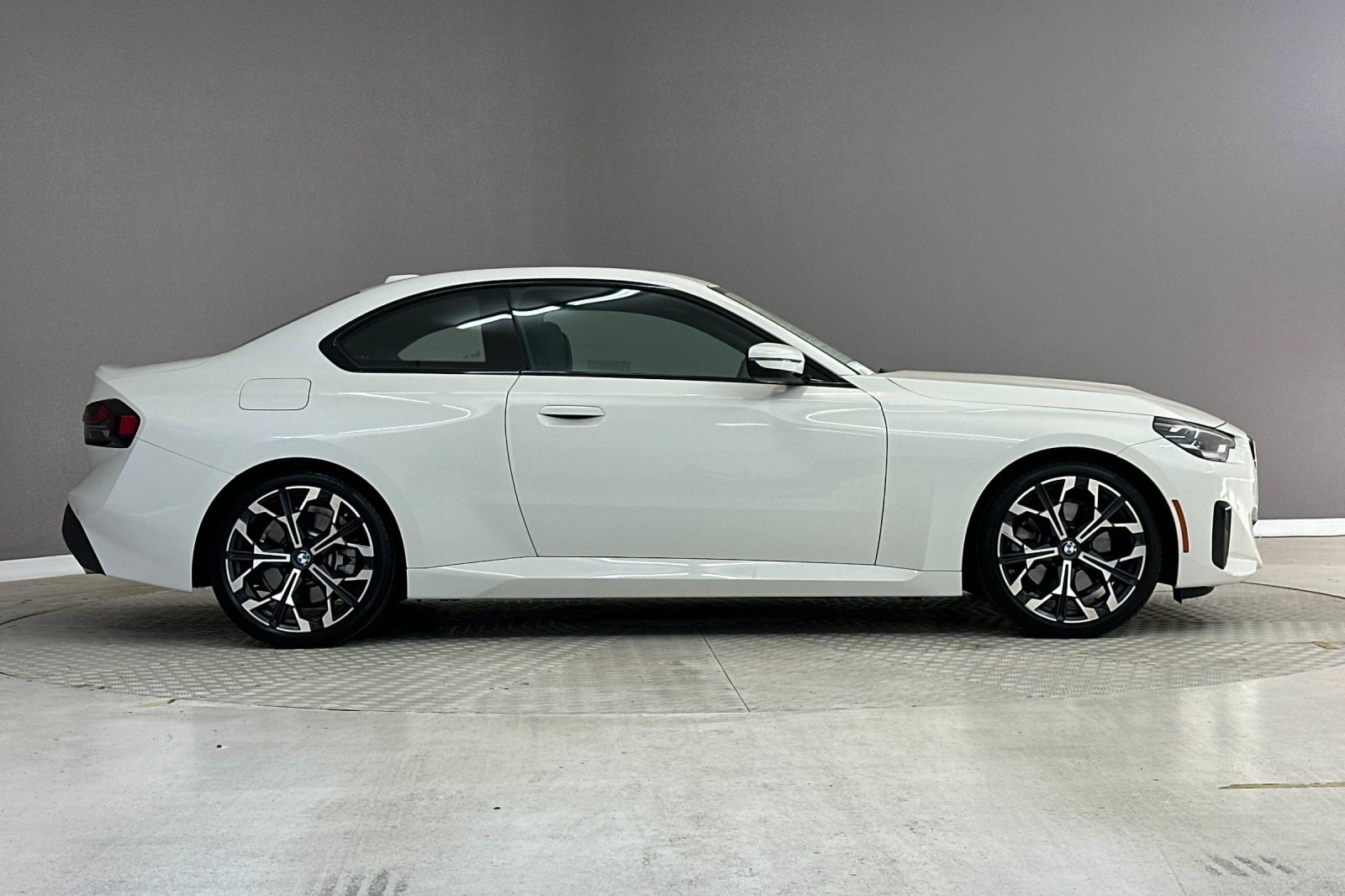 Used 2026 BMW 230i Coupe w/ Convenience Package RWD image 7