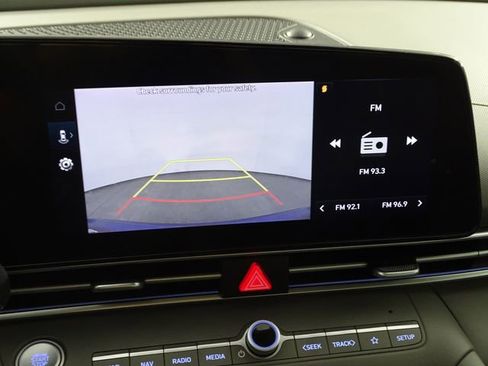 Used 2024 Hyundai Elantra SEL image 11