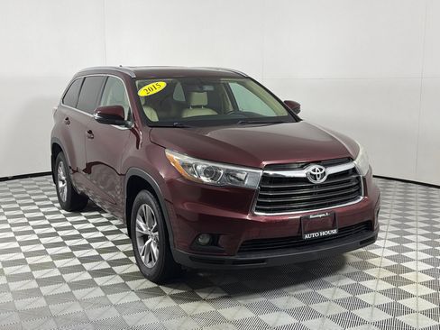 Used 2015 Toyota Highlander XLE AWD/4WD image 3