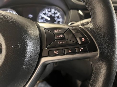 Used 2018 Nissan Rogue SL w/ Premium Package image 26