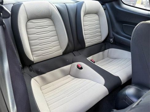 Used 2016 Ford Mustang EcoBoost image 10