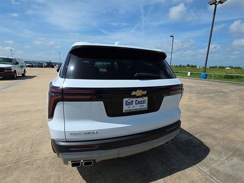 Used 2025 Chevrolet Traverse LT w/ Driver Confidence Package FWD image 7