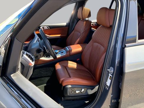 Used 2025 BMW X5 M60i AWD/4WD image 8