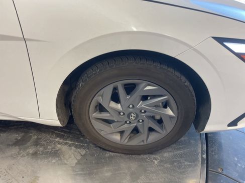 Certified 2024 Hyundai Elantra SEL image 15