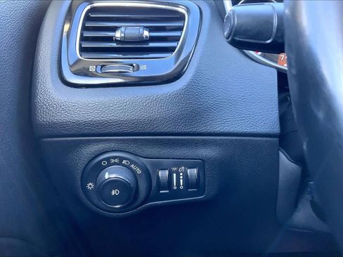 Used 2019 Jeep Compass Limited image 33