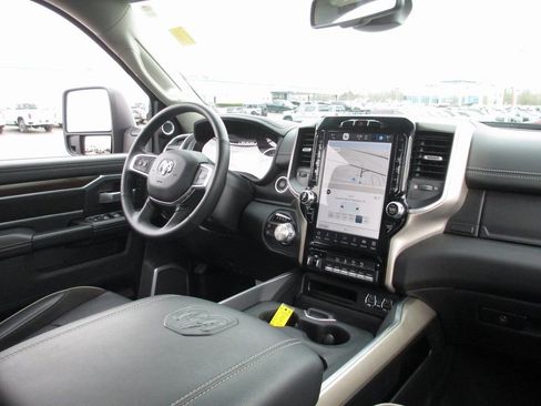 Used 2024 RAM 2500 Laramie image 27