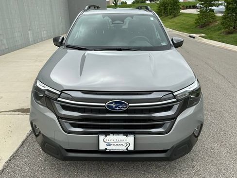 Certified 2025 Subaru Forester Premium w/ Convenience Package #1 AWD/4WD image 8
