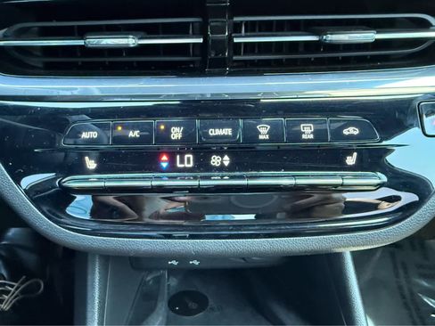 Used 2024 Buick Envista Avenir image 23