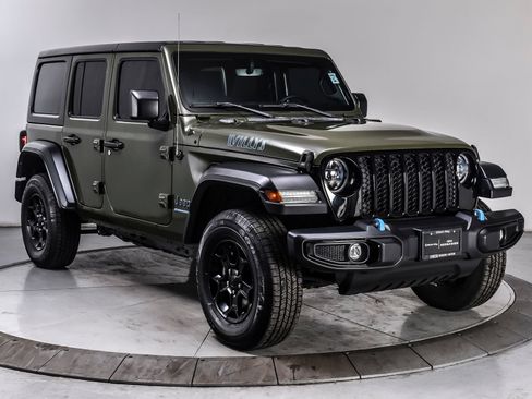 Used 2023 Jeep Wrangler Unlimited w/ 8.4" Radio Group AWD/4WD image 9