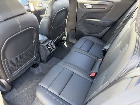 New 2026 Volvo XC40 B4 Core image 17