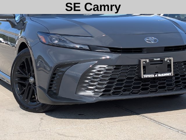Used 2025 Toyota Camry SE w/ Convenience Package FWD image 3