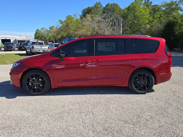 New 2026 Chrysler Pacifica Select w/ S Appearance Package FWD image 6