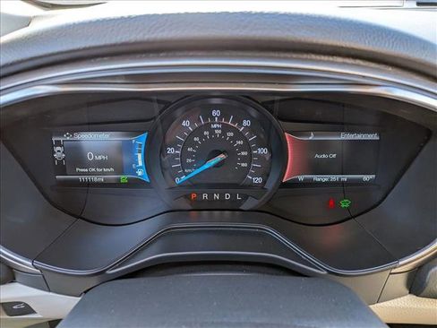 Used 2019 Ford Fusion SE FWD image 11