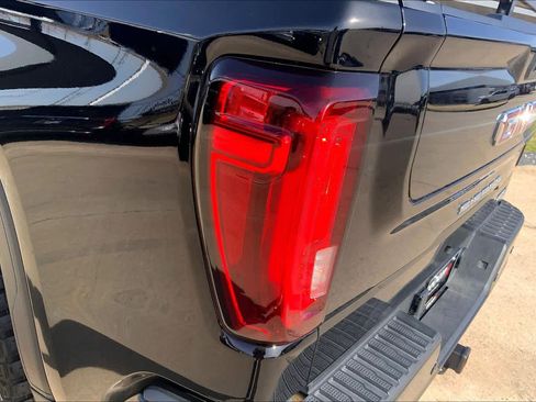 Certified 2023 GMC Sierra 1500 AT4 w/ Technology Package image 28