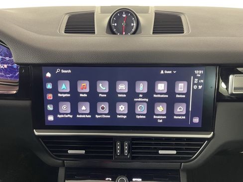 Certified 2023 Porsche Cayenne Platinum Edition image 32