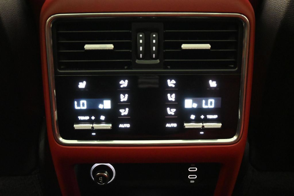 Used 2023 Porsche Cayenne GTS AWD/4WD image 22