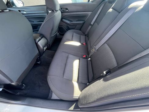 Used 2025 Nissan Altima 2.5 SV FWD image 27